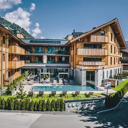 Elements Zell Am Hotel apartamentowy