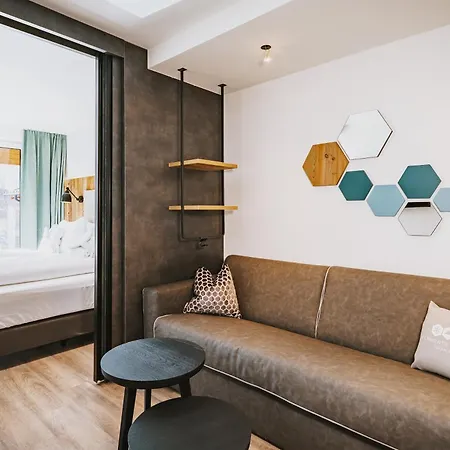 Elements Zell Am Hotel apartamentowy 4*