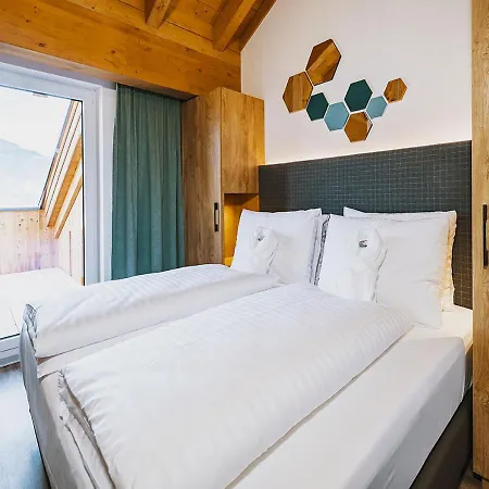 Elements Zell Am Hotel apartamentowy 4*