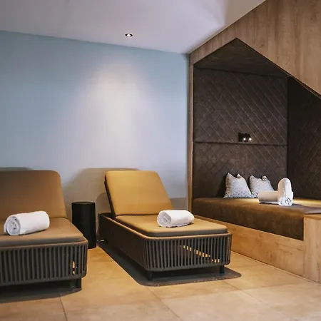 Elements Zell Am Hotel apartamentowy 4*