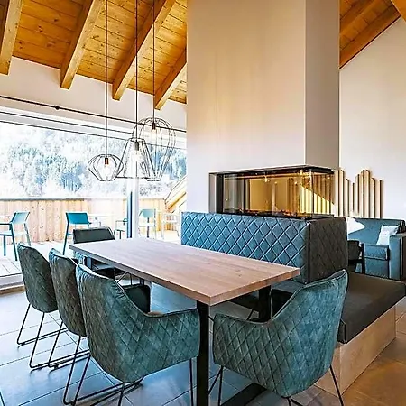 Elements Zell Am 4*