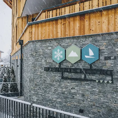 Elements Zell Am Hotel apartamentowy 4*