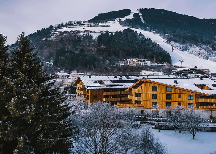 Aparthotel Elements Zell Am 4*