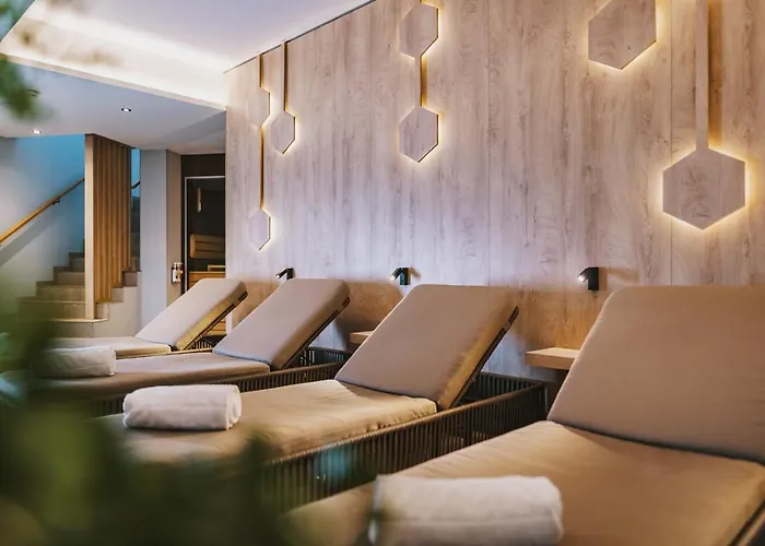 Elements Zell Am Aparthotel 4*