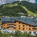 Elements Zell Am Aparthotel
