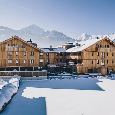 Aparthotel Elements Zell Am 4*